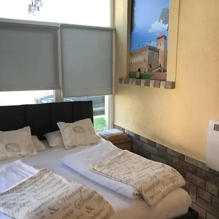 Regina Delux Apartman Gyula Exterior photo