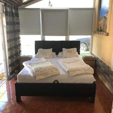 Regina Delux Apartman Gyula Exterior photo